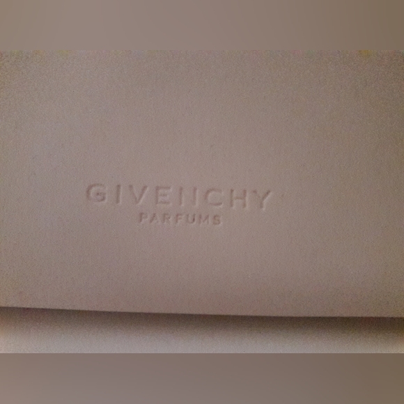 GIVENCHY  Cosmetics Cream Pouch - Picture 7 of 7
